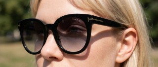 Tom Ford Moira FT1109 01B 53 Image générée